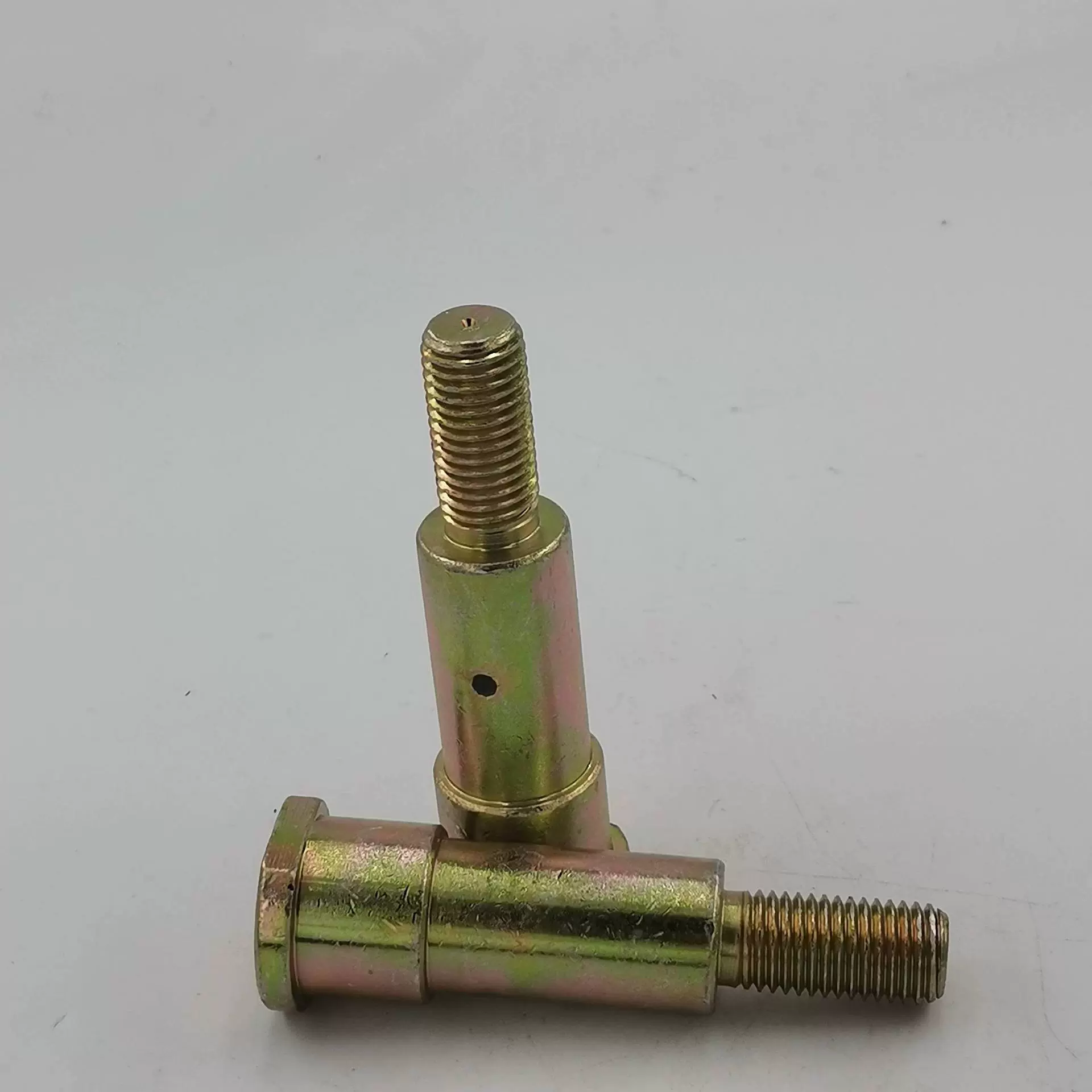 环卫车配件福龙马清扫车洗扫车行走轮轮轴