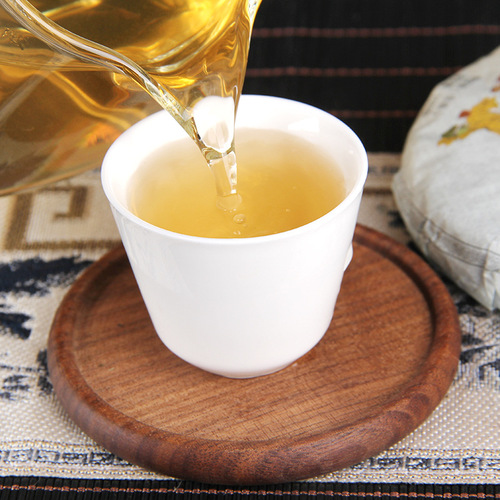 Wholesale Pu-erh raw tea cake Pu-erh raw ancient tree tea leaves High mountain aroma small cake Pu-erh seven seeds cake tea