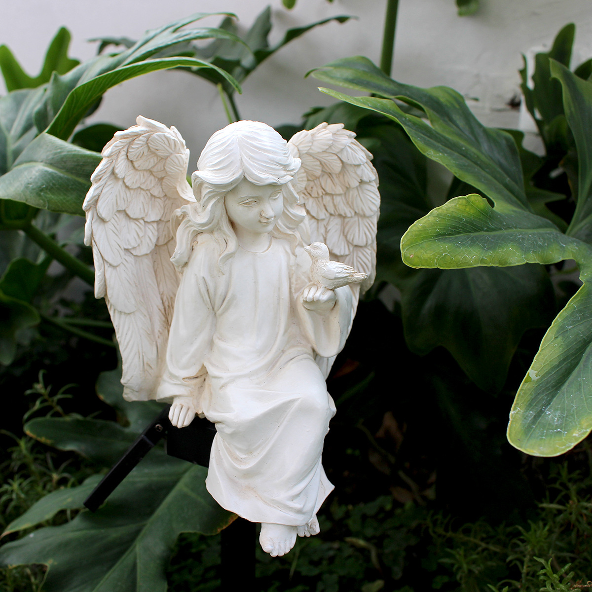 American Outdoor resin sitting Angel Garden Balcony decoration solar garden lamp Angel lawn lamp