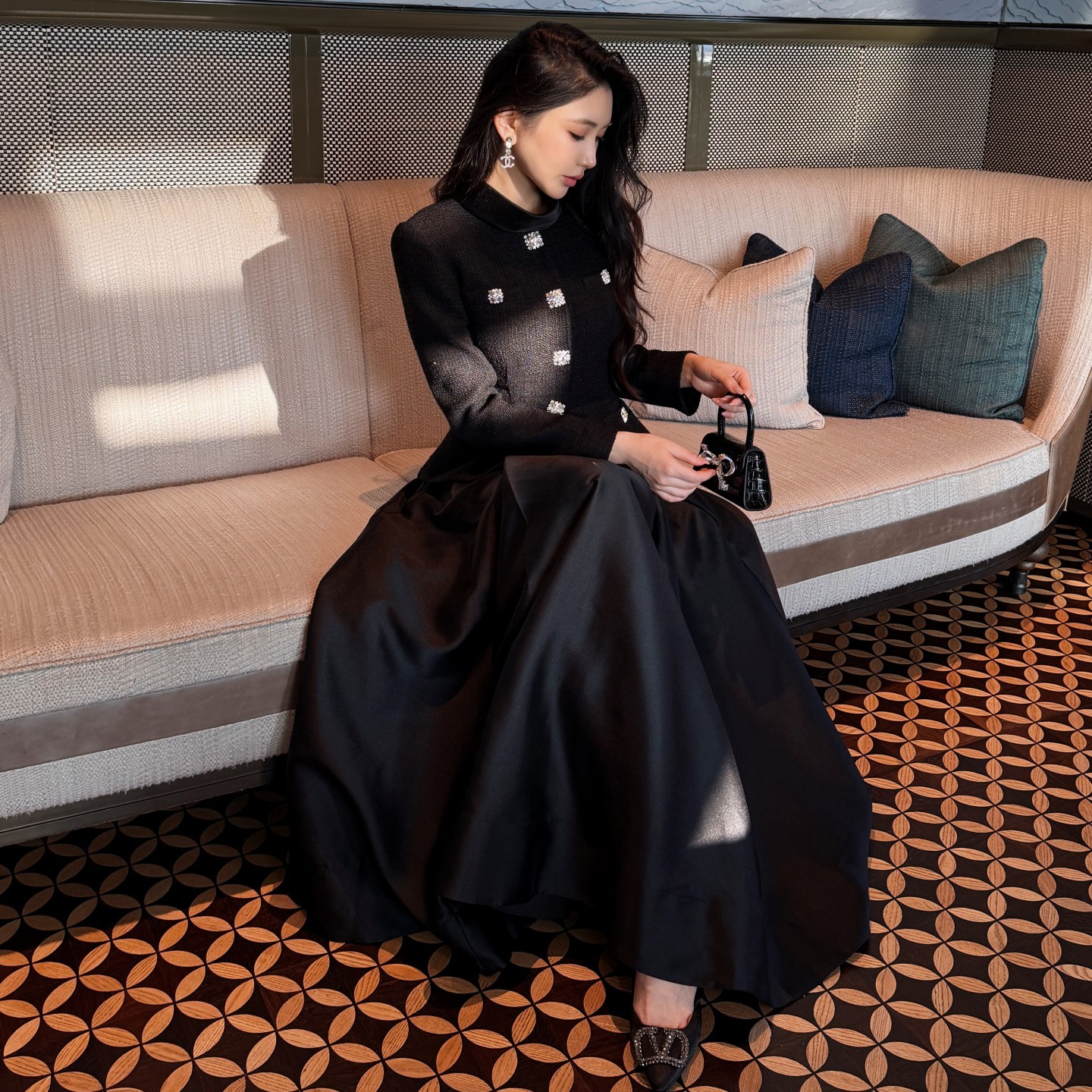 2025 New Autumn and Winter Women's Black Tweed Splicing Elegant Elegant Long-Sleeved Small Stand-Up Collar Dress Evening Dress