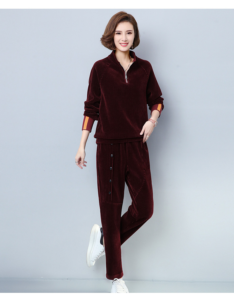 Autumn sweatshirt with zipper