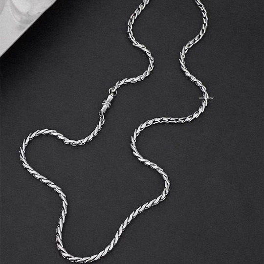 Titanium steel non-fading magnetic buckle necklace men's trendy fashion simple ruffian handsome high-end twist clavicle chain sweater chain men