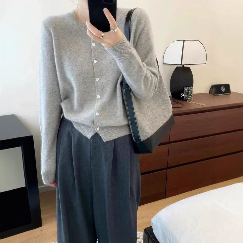 法式温柔风纯色针织开衫女秋冬季新款简约长袖圆领时尚打底上衣潮|undefined