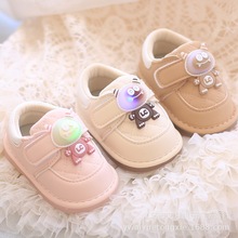 男宝宝鞋子春秋1一3岁带亮灯皮鞋婴幼儿学步鞋女童软底小童叫叫鞋