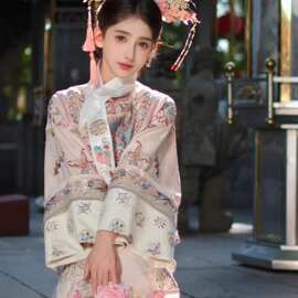 汉服女宫廷风贵妃格格旗装服清朝中旗袍马甲古装北京服装旅拍