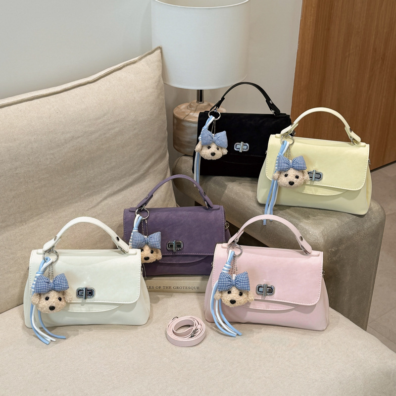 Bolso de mano diario de alto valor para mujeres 2026 primavera / verano nuevo estilo de moda bolso de hombro de estilo extranjero nicho bolso de transporte
