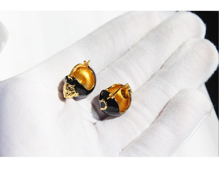 Fashion Personalized Black Enamel Drip Glazed Ball Tridimensional Gold Tiger Earringspicture4