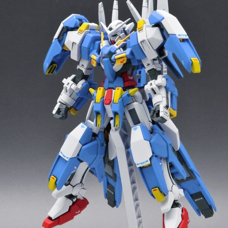 Сборная модель (Gundam) 1/100 — мультивариант Unicorn/Freedom, подвижный мех с оружием и подставкой