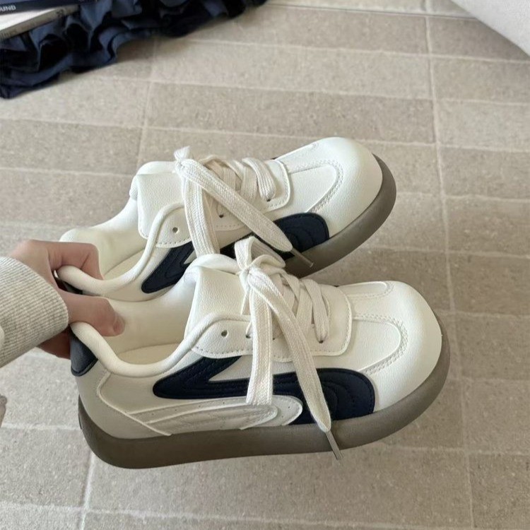 2026 primavera nueva variedad de zapatos deportivos casuales estudiantes zapatos blancos pequeños zapatos de mujer