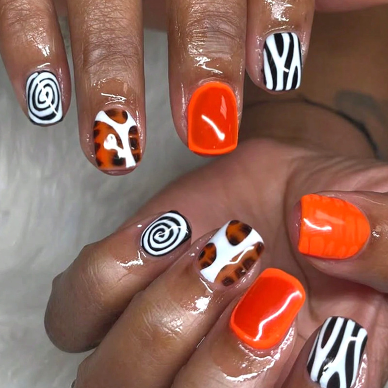 24 Pieces of Cross-Border Best-Selling Press-On Nails with Black and White Striped Leopard Print, Swirl Stripes, and Removable Nail Pieces