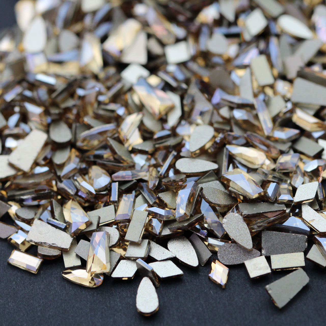 Champaña mini pequeño marrón plano nuevo diamante de manicura perforación de malla de diamante rojo brillante joyería de manicura