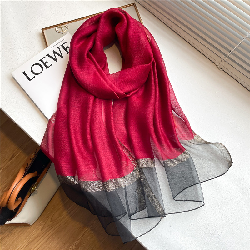 골드 실크 버건디