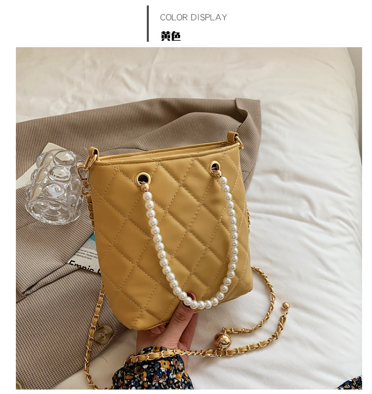 Fashion Embroidery Thread Rhombic Chain Shoulder Messenger Portable Bag Wholesale display picture 8