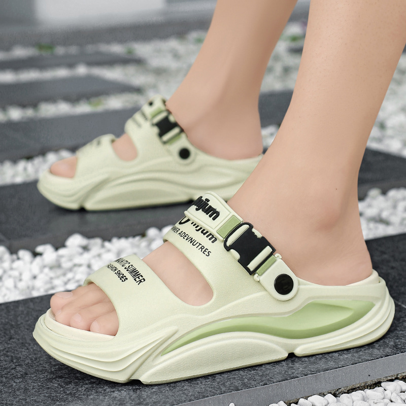 Sandalias y pantuflas transfronterizas para hombre 2025 verano nuevo ocio ligero deportes al aire libre río río río vadeo pareja zapatillas de playa