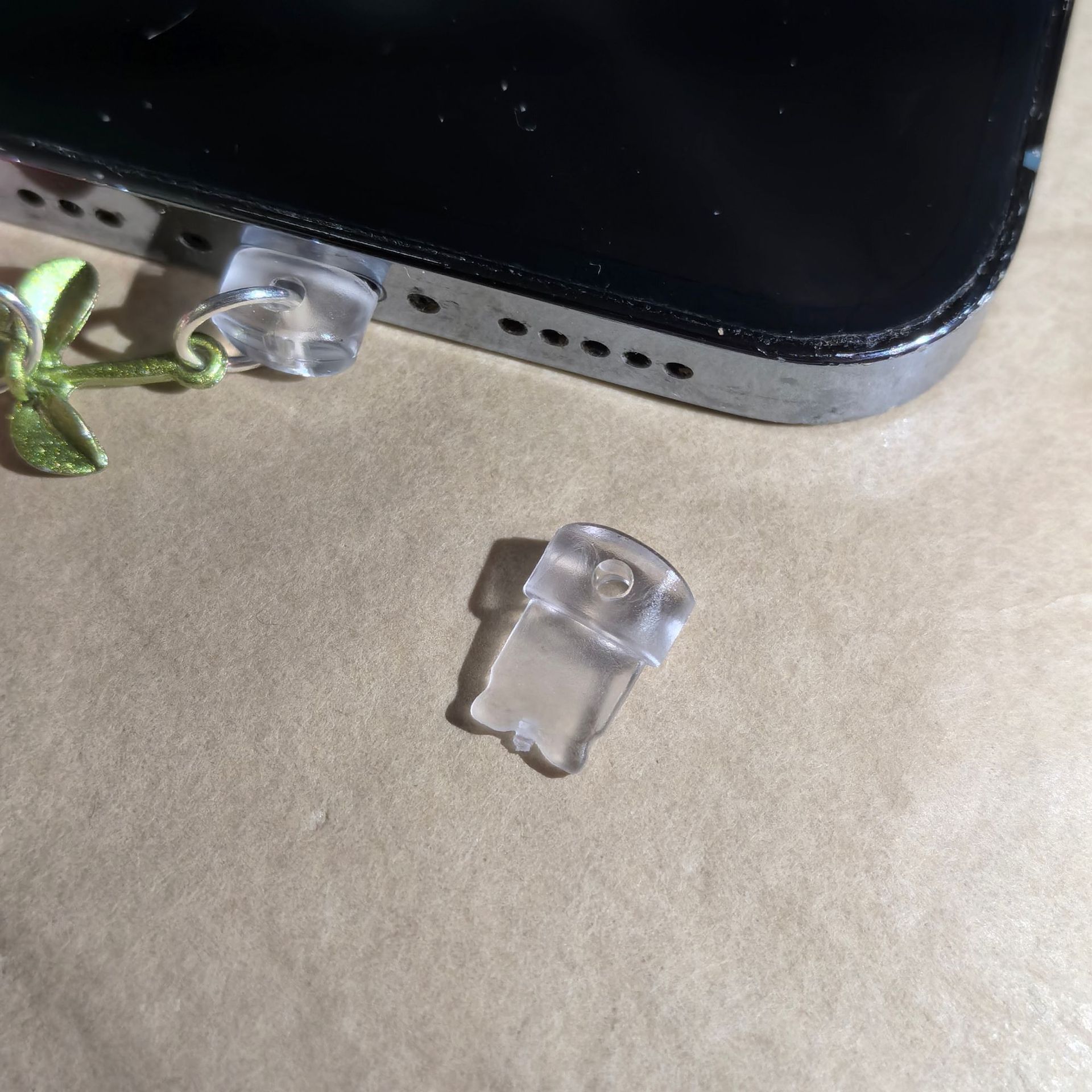 DIY-Zubehör Kopfhörer-Buchse Ladeanschluss Staubstecker wasserdichte selbstgemachte Teile Doppelanhänger Mobiltelefon