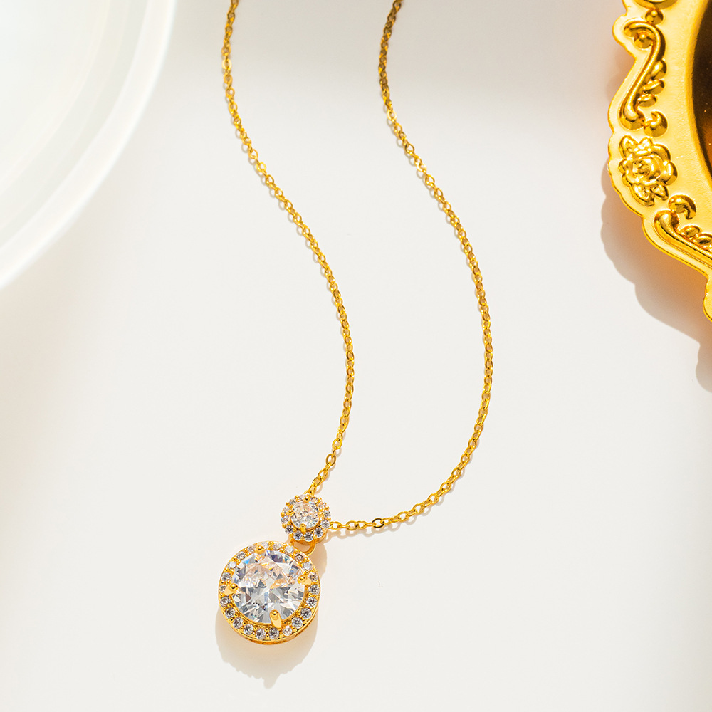 Bijoux et accessoires Collier rétro en acier titane avec pierres précieuses émeraude pour femme, personnalité de niche, chaîne de clavicule polyvalente en filet rouge, bijoux à la mode_voghion.com