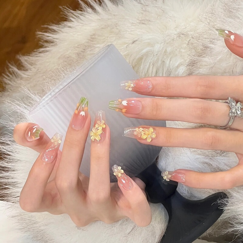 Wearable Nails Spring and Summer New Hand-Painted Tulips 2025 Whitening Handmade Manicure Nail Patches Mid-Length