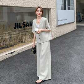 灰色高级感气质时尚套装女2026夏季韩系V领短袖上衣阔腿裤两件套