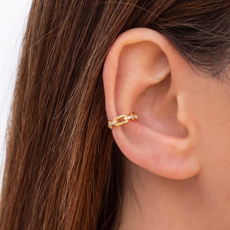 Fashion Single New Flashing Diamond Copper Ear Clip Geometric Hollow Ear Bone Clip Without Pierced Female display picture 3