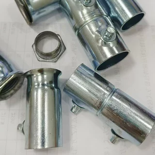 定制JDG直接盒接镀锌直接盒接旋压式金属穿线管管件套头连接管