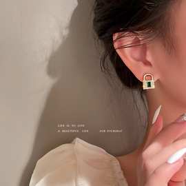 真金电镀925银针微镶锆石小锁耳针韩国绿宝石创意复古耳环耳饰女