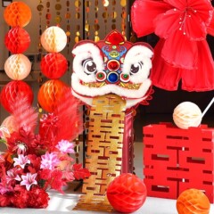 獅子舞の結婚式の部屋の装飾、紙の凧、花、獅子頭の飾り、中国風の獅子舞、結婚式の「喜」の文字の装飾、花嫁の写真撮影の背景
