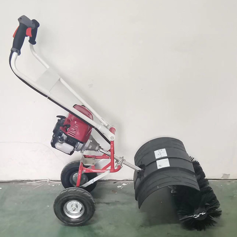 汽油动力草坪梳理机 手推草坪清扫梳草机 便携式小型刷草机