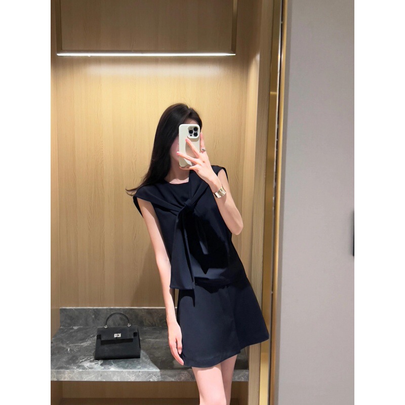 Commuting Style Fake Two-Piece Knitted Shawl Sleeveless Vest Sweater Top Skirt Suit Commuting Style Fake Two-Piece Knitted Shawl Sleeveless Vest Sweater Top Skirt Suit