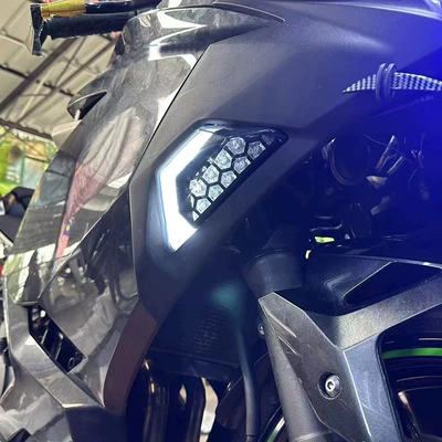 Signal Daylight, Motorcycle tail