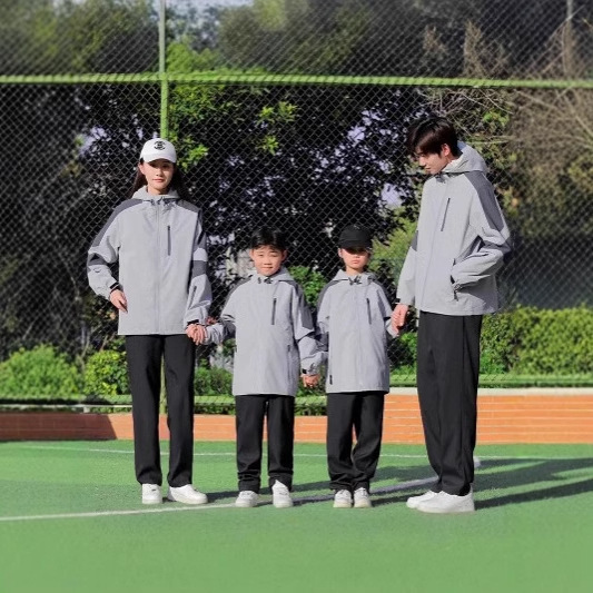 New Explosions parent-child outdoor assault clothing 2025 new high quality couple fashion brand single-layer soft shell coat men