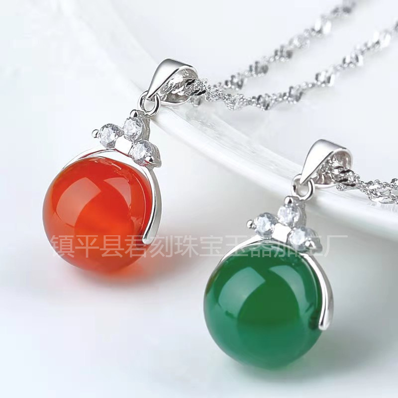 Emerald pendant jade