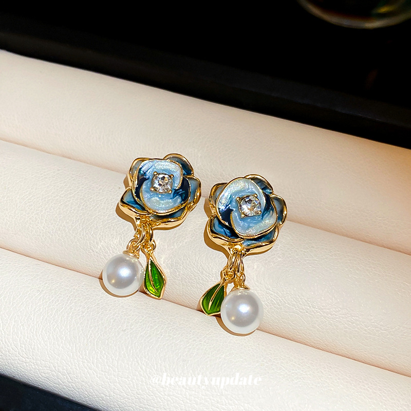 Aguja de plata, aceite, diamantes, flores manchadas, pendientes de perlas, pendientes de nicho francés femenino, pendientes de todo fósforo, lujo ligero, sensación de alto nivel