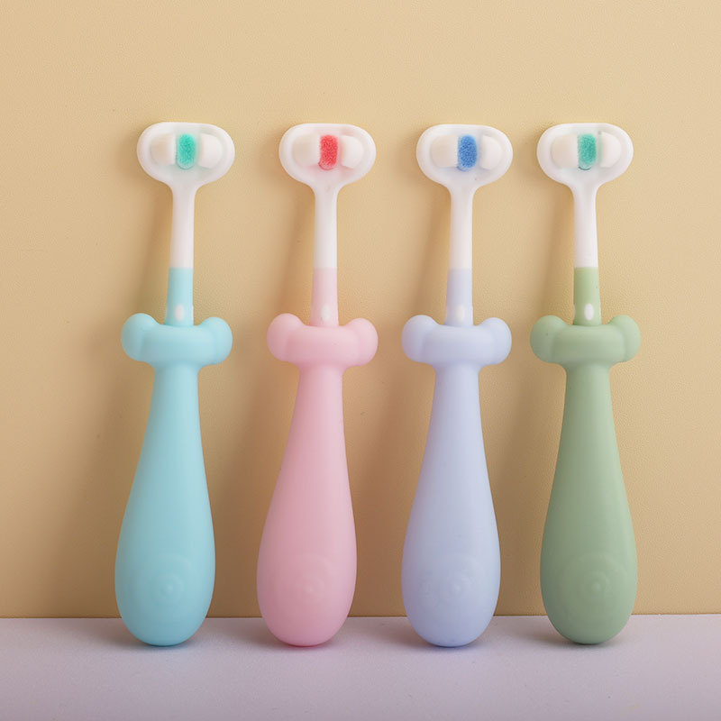 Cepillo de dientes de tres caras con cerdas suaves para niños con dientes de tres caras y mango antideslizante de diez mil pelos para bebés y diez cepillos de dientes de dos mil pelos, caja completa al por mayor