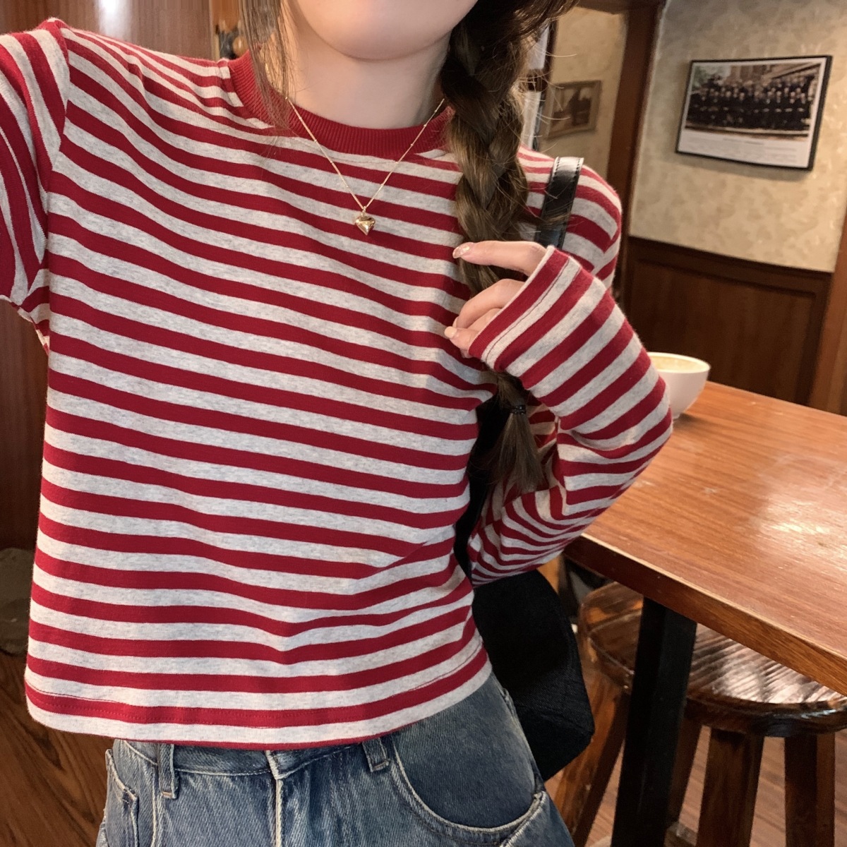 美式复古圆领条纹长袖t恤女秋冬内搭打底衫显瘦设计感t恤短款上衣