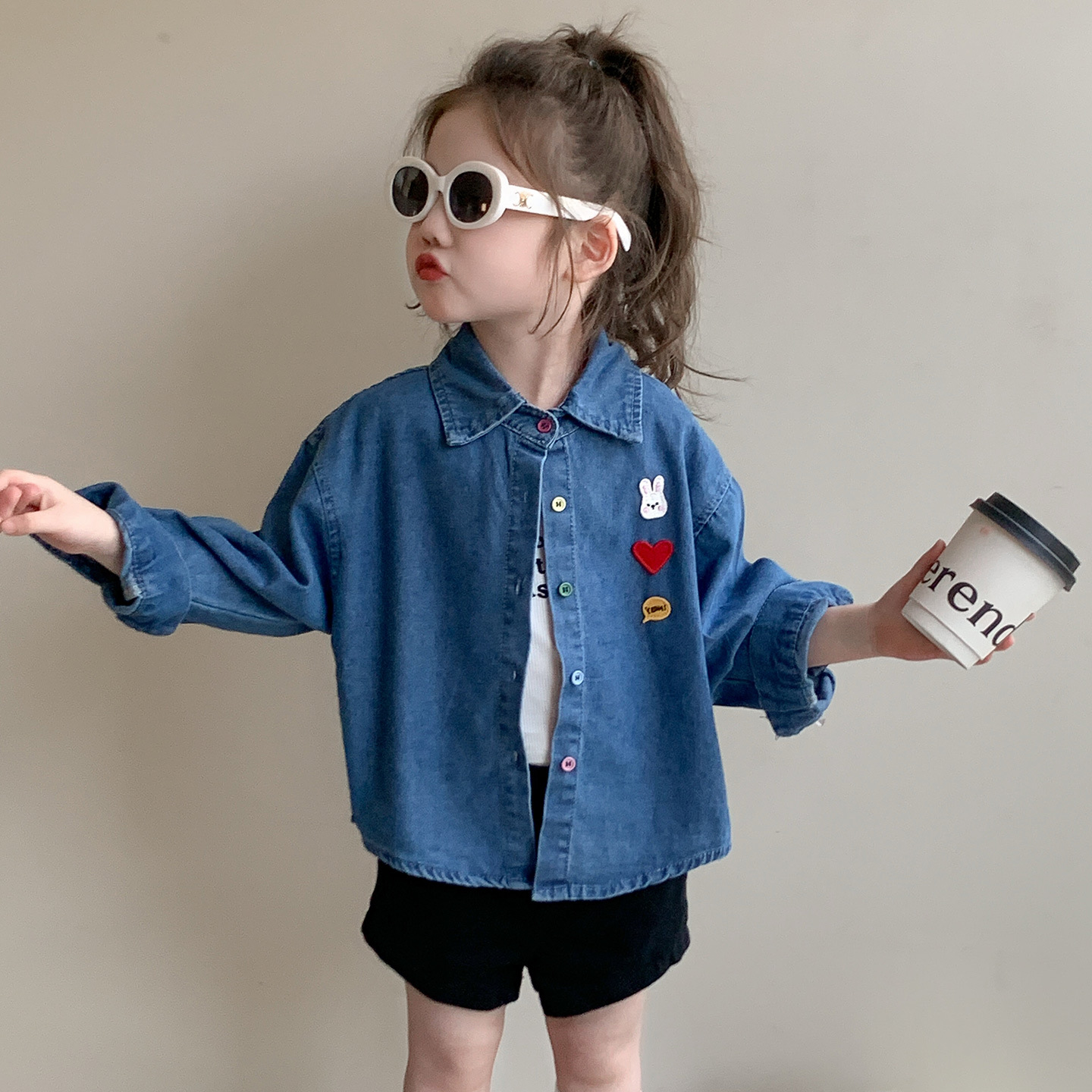 Camisas de vaqueros de niñas primavera y otoño 2025 nuevas camisas de manga larga de estilo extranjero para niñas camisas de otoño para niños