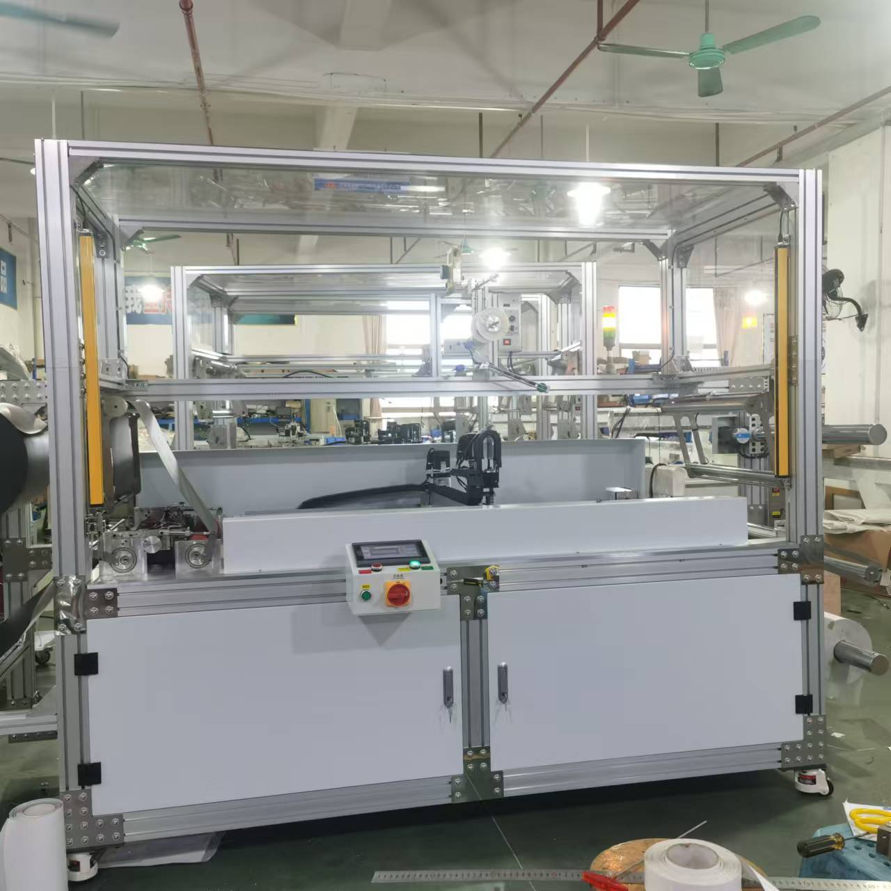 Fabricante de caballo de costura de suministro directo de alambre de calor, película de silicona, placa de calor de goma, deshumidificador, aleta de calor, carro de aguja mecánica