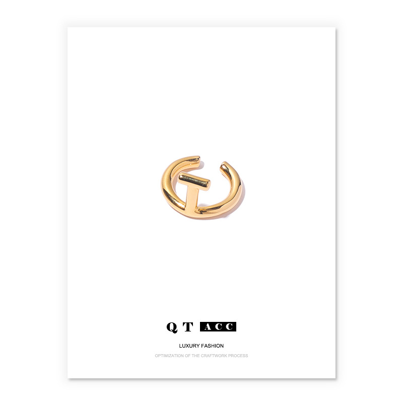 Latón chapado 18K oro real retro geométrico hueco diseño moda europea y americana temperamento earless pendientes clip de hueso del oído femenino