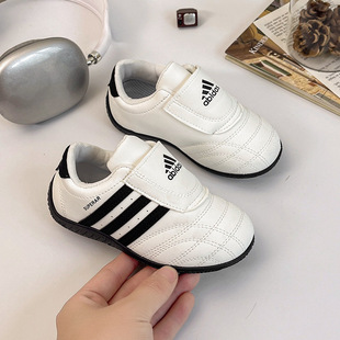 ��ͯ��Ӗ��Ь���＾�¿������ͯС��Ьܛ�׳����\�����e��Ů��ͯ