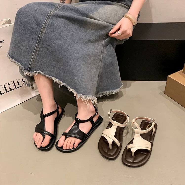 Flat sandals for women summer 2025 new style versatile fashionable flip-up beach shoes one-line buckle Roman shoes