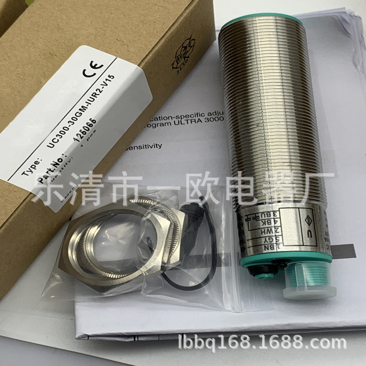 实物供应全新接近开关UC300-30GM-IUR2-V15质保一年