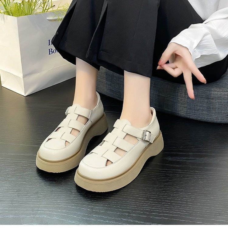 2026 nuevos zapatos de verano de una sola sandalia de hebilla romana con bolsas de vestir con falda de agujero zapatos de mujer