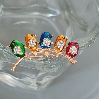 Foreign trade cartoon cute colorful 5 bird brooch high-grade enamel drop oil colored glaze Diamond animal scarf buckle (Yaxa sancaqları) - xz0425-1-red