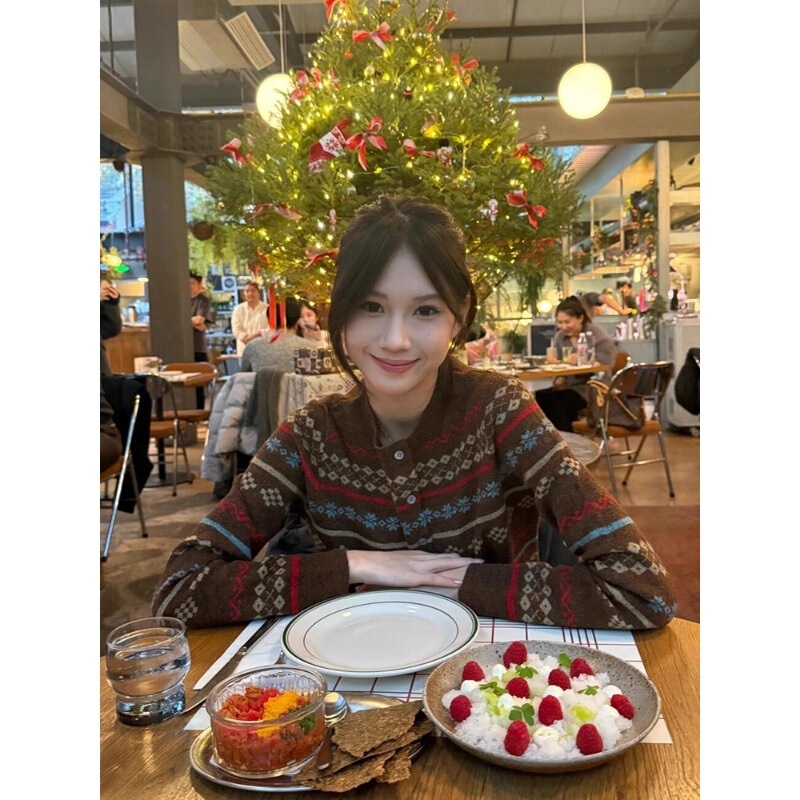 Hong Kong Style Retro Fair Isle Christmas Wear Contrasting Color Sweater Women's Autumn and Winter Lazy Style Soft Waxy Jacquard Knitted Jacket