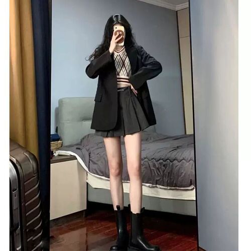 Chic casual black women's suit jacket, spring and autumn Korean version, regular shoulder suit, fashionable suit with shoulder pads