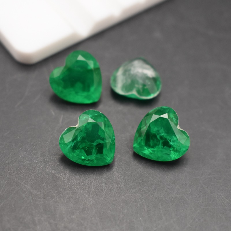 心形拼合祖母绿宝石