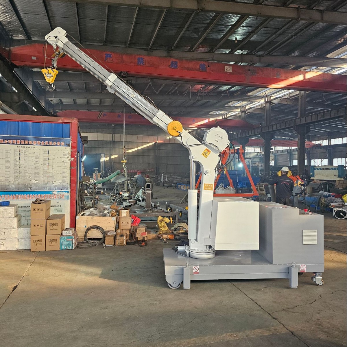 可旋转式移动小吊机  电动行走液压起吊小型吊车500公斤-3吨便携