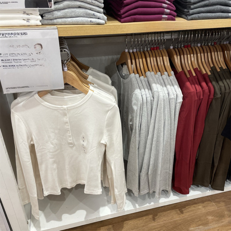 2025 Autumn/Winter New Women's Ribbed Henley Neck T-Shirt Long Sleeve Single-Breasted Slim Fit Base Shirt 479591