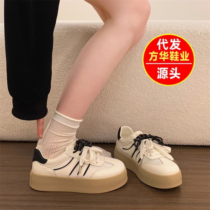 Zapatos blancos con suela gruesa zapatos deportivos casuales de mujer 2026 nuevos zapatos de mujer de verano súper caliente y versátiles zapatos de skate casuales