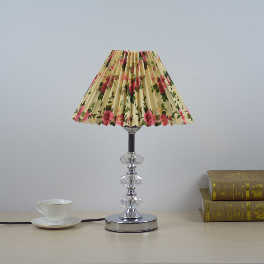 De estilo europeo moderno minimalista dormitorio mesita de noche sala de estar comedor atmosférica botón creativo sala de bodas habitación de la princesa de cristal pequeña lámpara de mesa