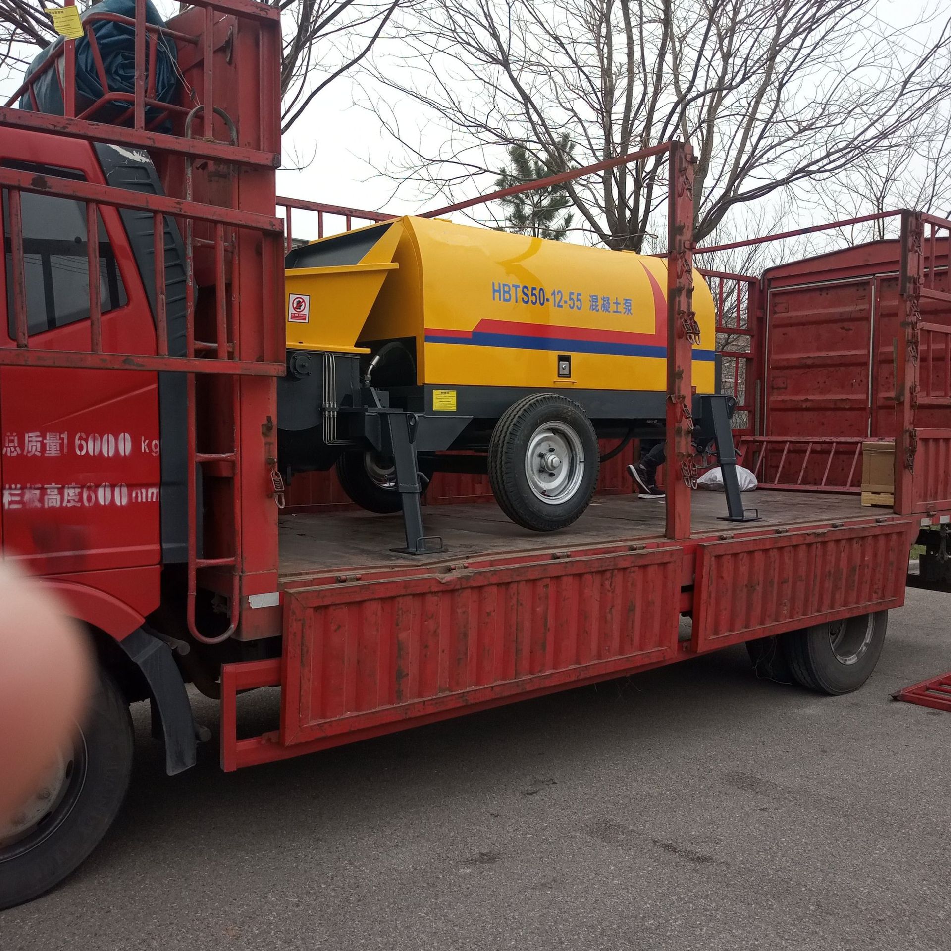 40地泵 混凝土地泵 小型混凝土输送泵 新农村建设 水利沟渠用地泵